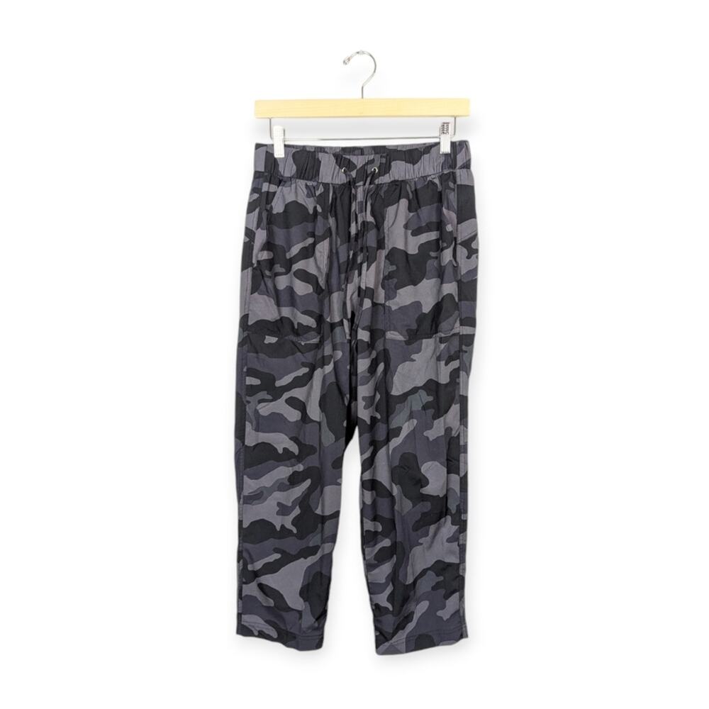 Old Navy Stretch Can You Tech Camo Jogger Pants Size M